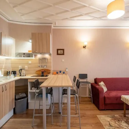 Well-styled Bright And Cozy Escape * 소피아