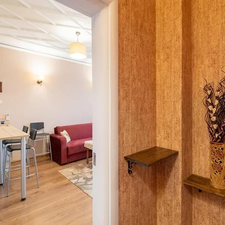 Well-styled Bright And Cozy Escape 아파트